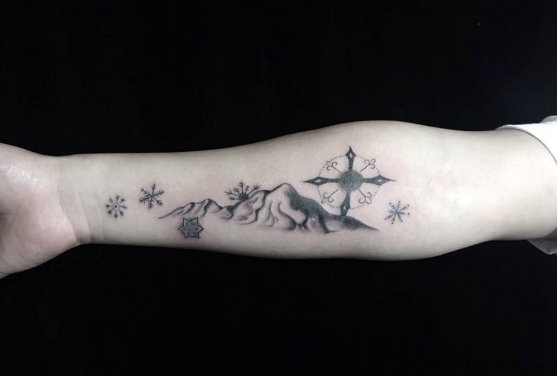 山纹身图片_传统手臂国画纹身图案