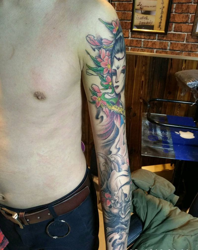 花臂艺妓班诺纹身图片