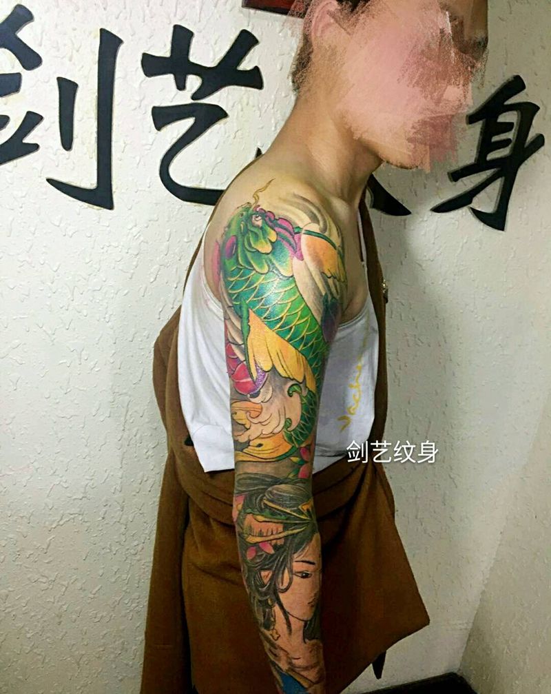 彩色花臂纹身图片