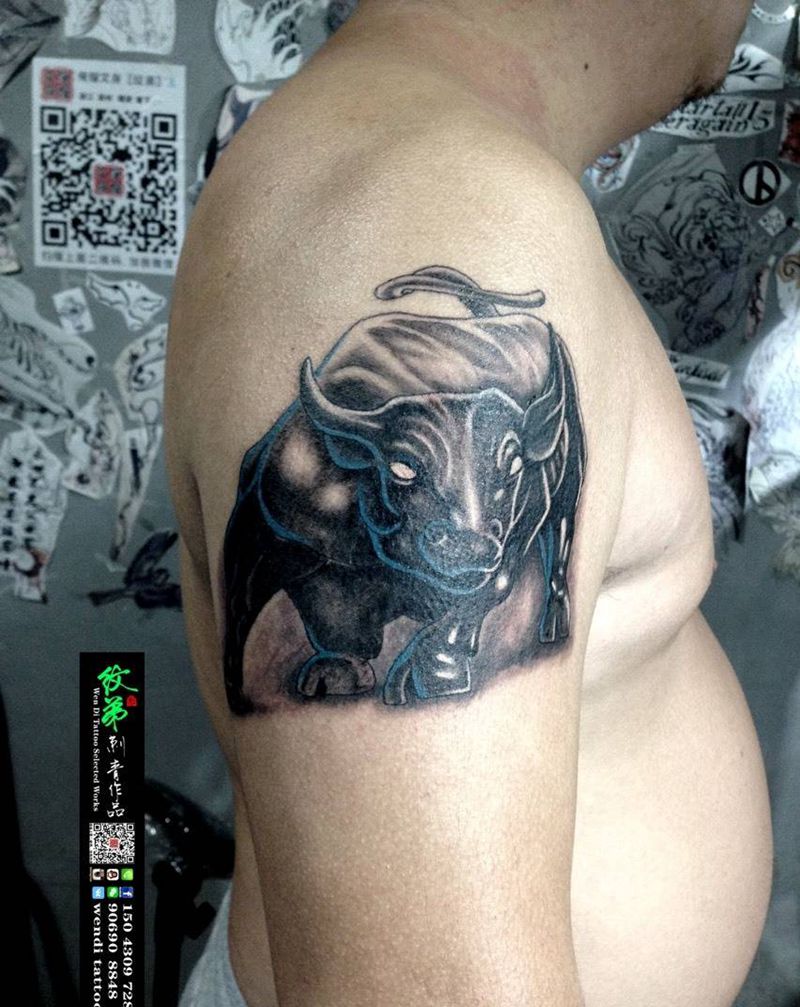 牛市纹身图片_成品手臂肩部欧美动物纹身图案