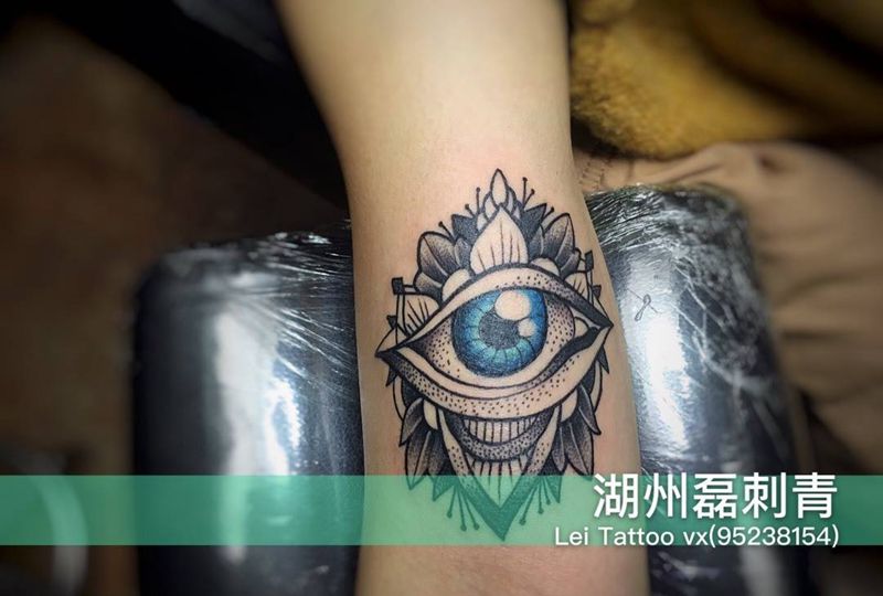 上帝之眼纹身图片