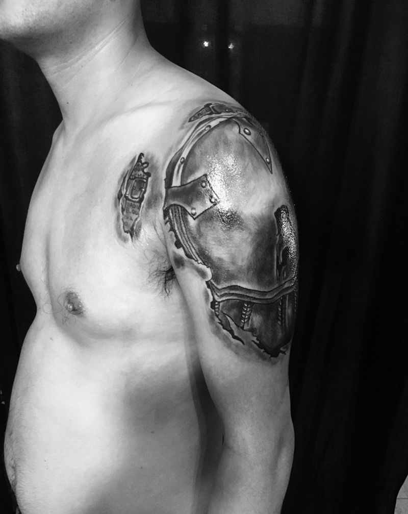 盔甲遮盖旧图纹身图片