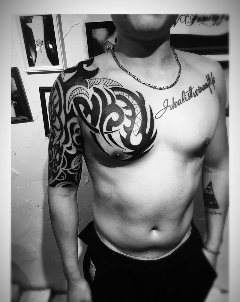 图腾半甲修改纹身图片