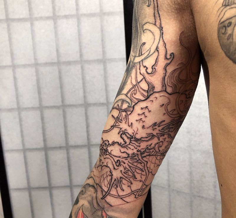 内侧纹身图片_手臂新传统龙纹身图案