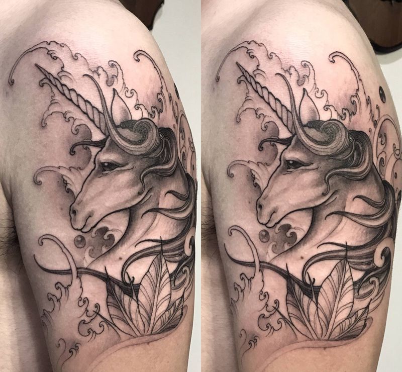 独角兽纹身图片_手臂新传统独角兽水浪新传统纹身图案