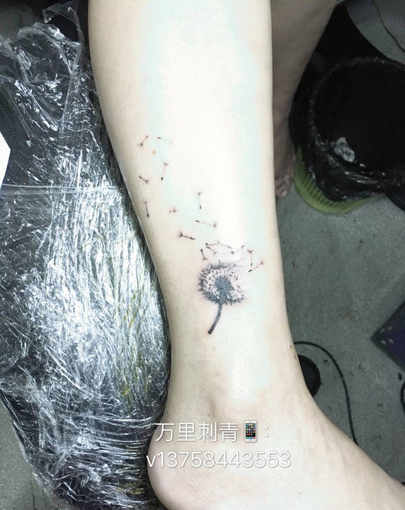 脚踝蒲公英纹身图片