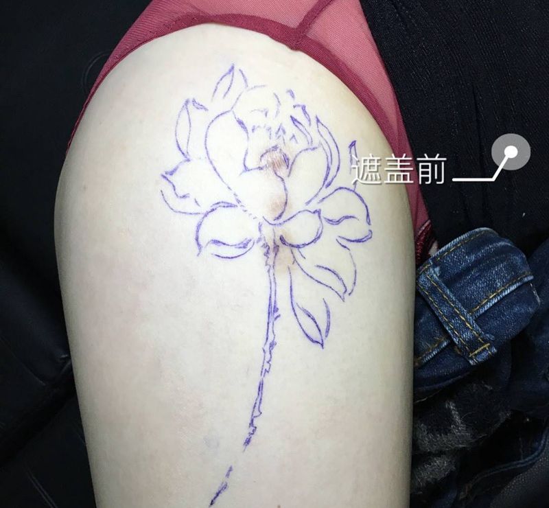 荷花遮盖疤痕纹身图片