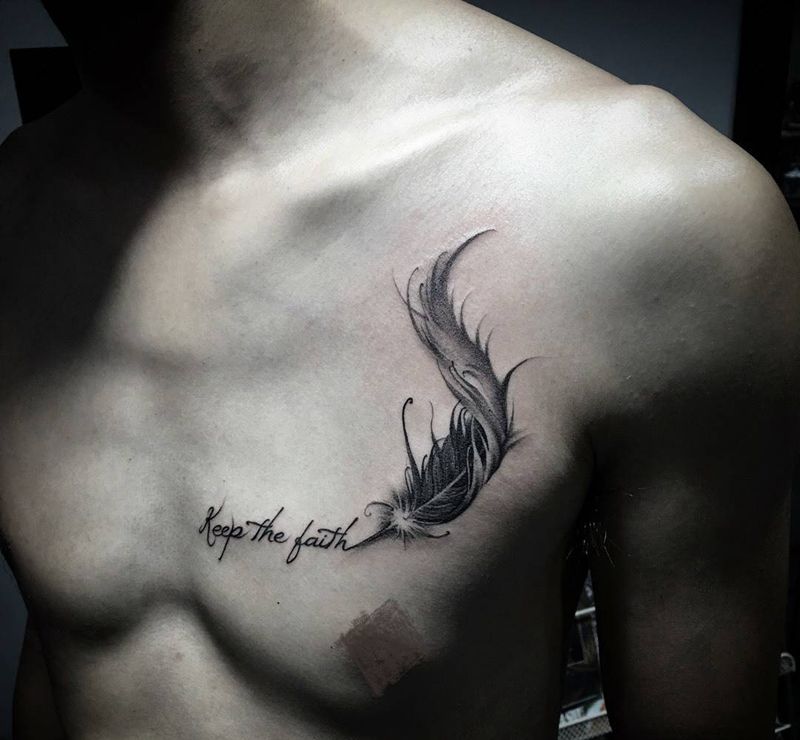 本人作品，胸口羽毛纹身纹身图片