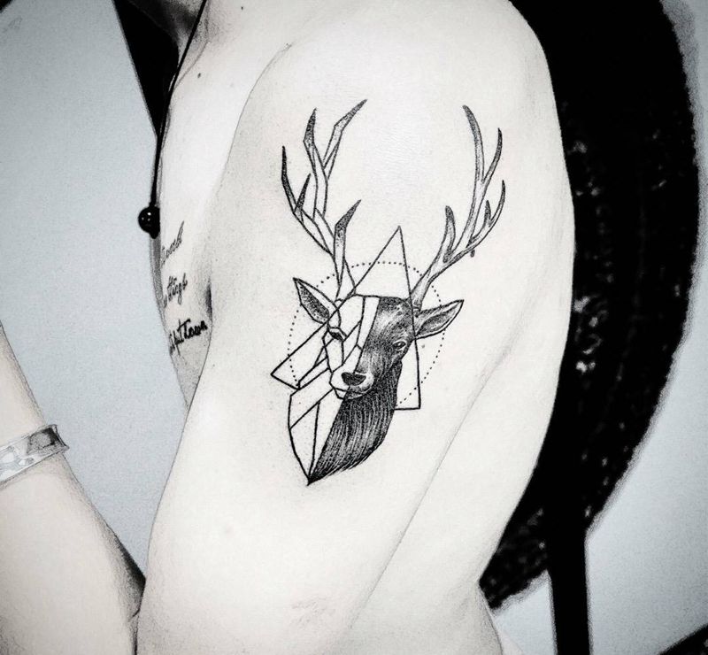 鹿纹身图片