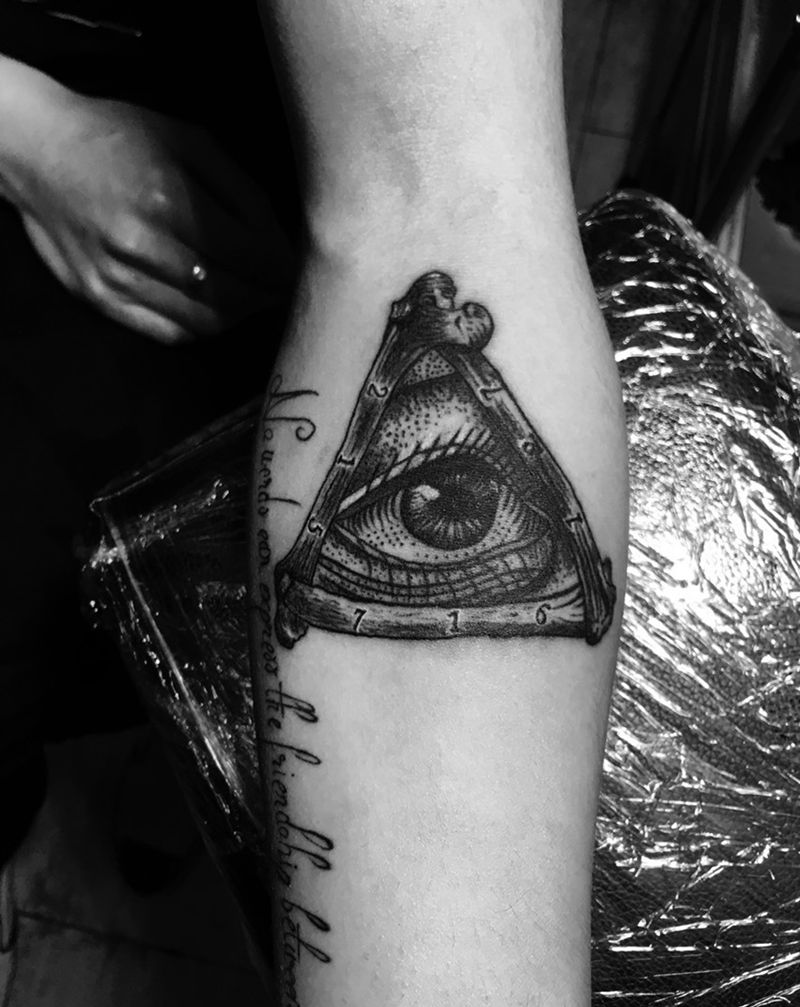 全视之眼纹身图片