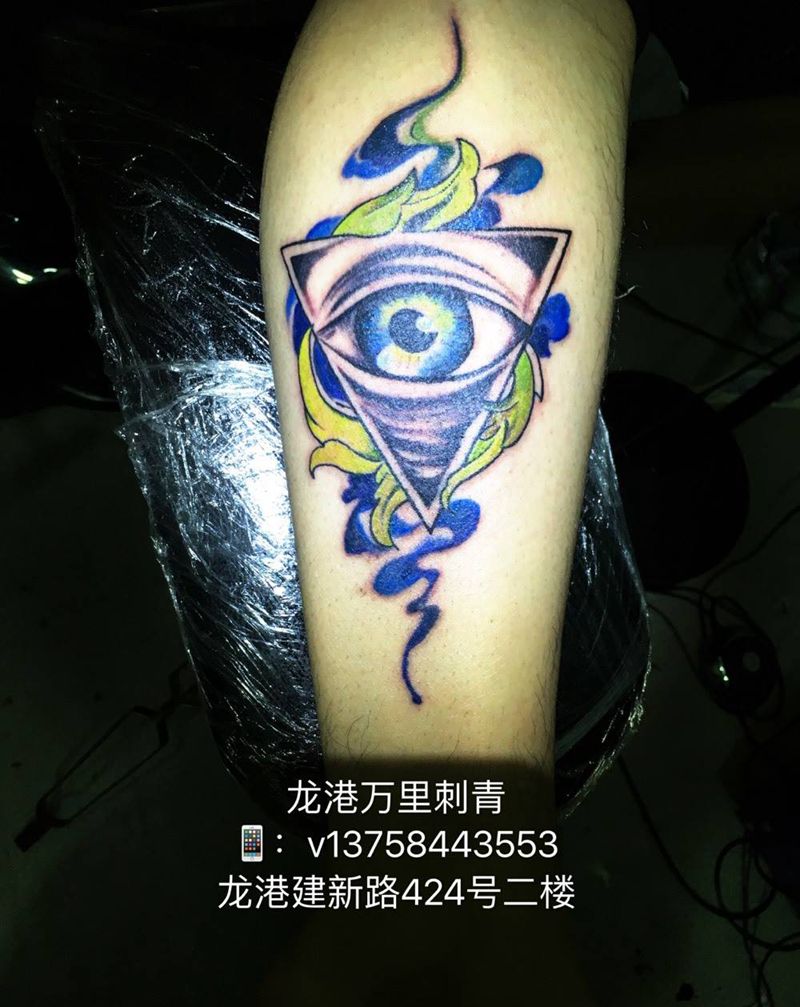 权势之眼纹身图片