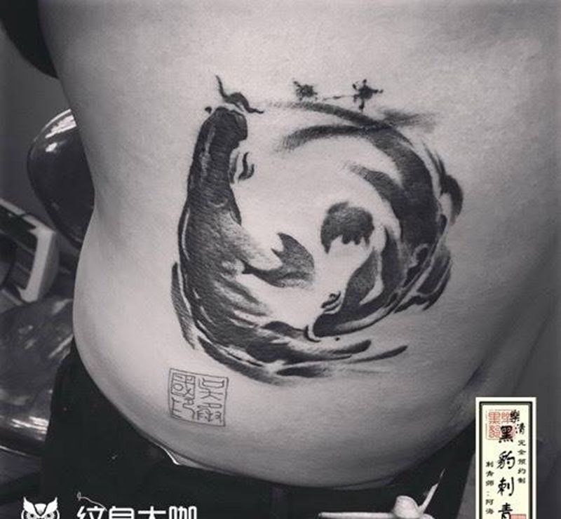 水墨双鱼纹身图片