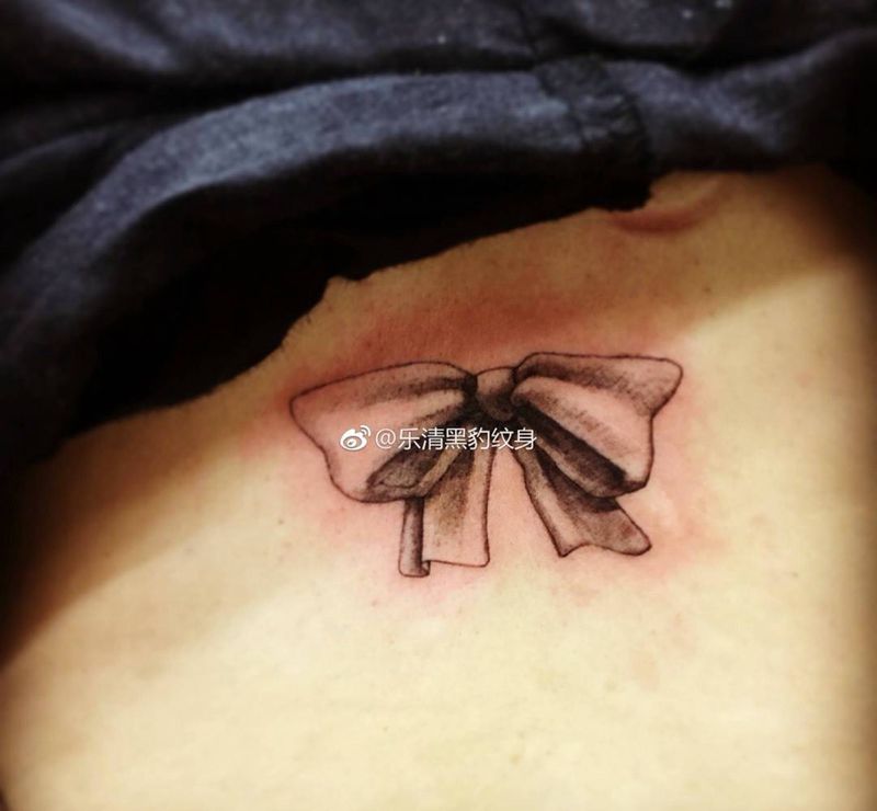 蝴蝶结纹身图片