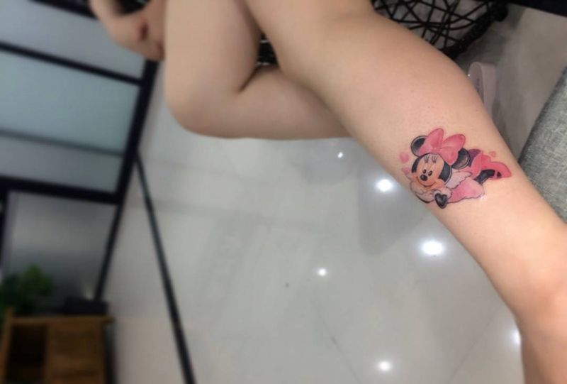 卡通纹身纹身图片_成品腿部清新动物人物纹身图案