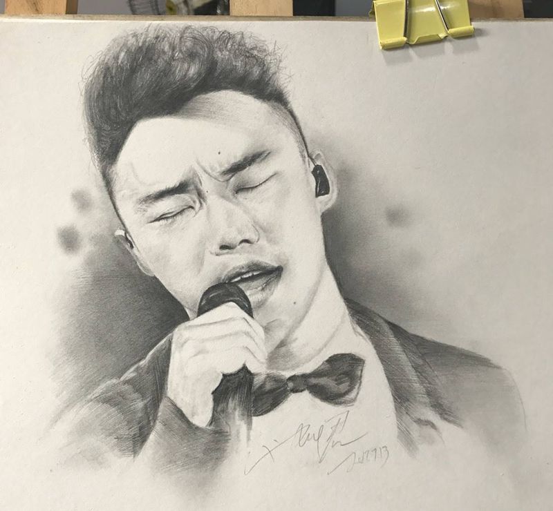 素描肖像纹身图片_手稿腰部写实人物纹身图案