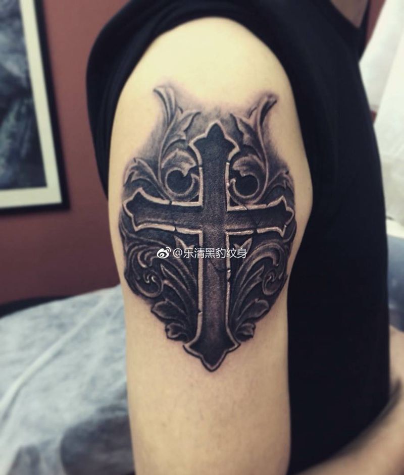 十字架纹身图片