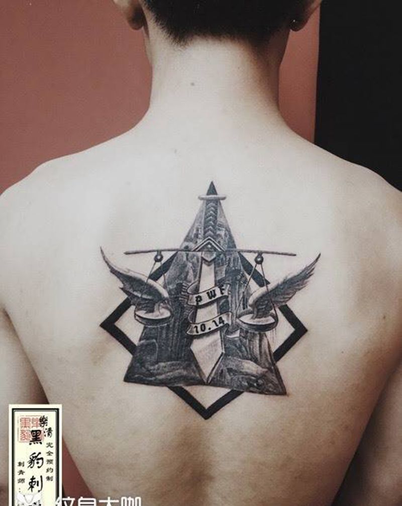 原创设计纹身图片_背部欧美写实原创纹身图案