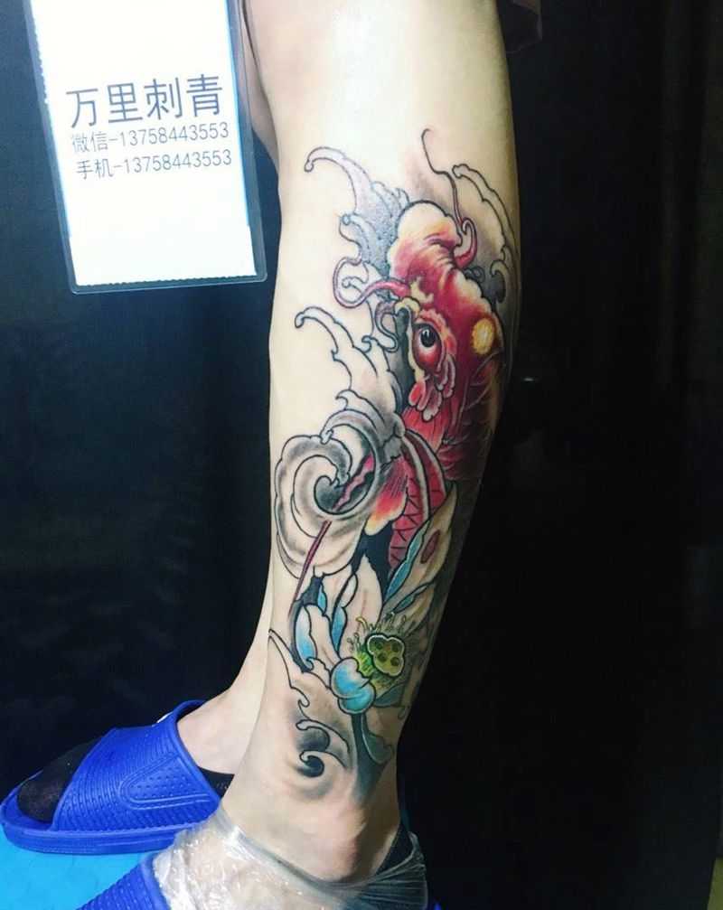 彩色锦鲤纹身图片