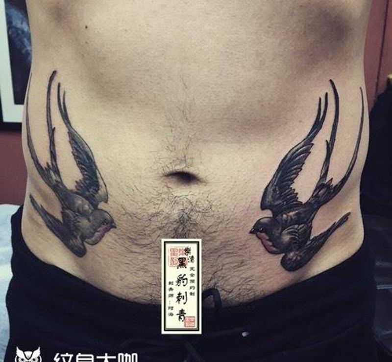 双燕纹身图片