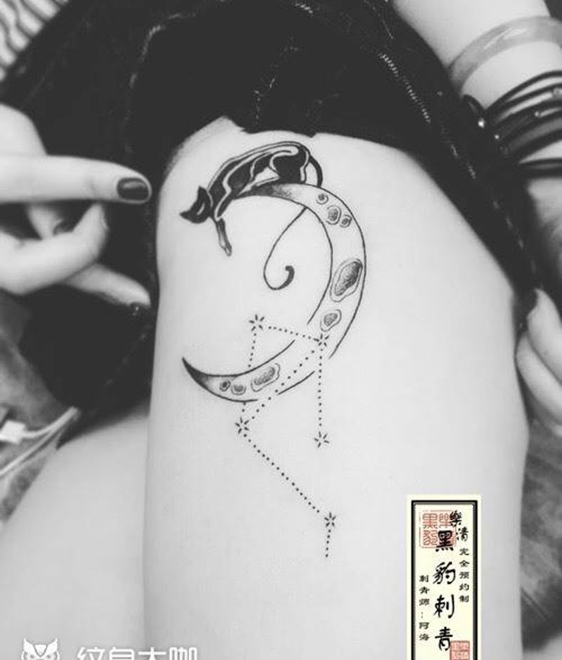 猫纹身图片_臀部清新动物纹身图案