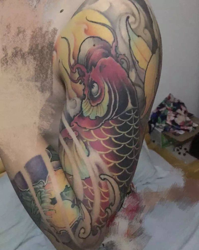 传统鲤鱼花臂纹身图片