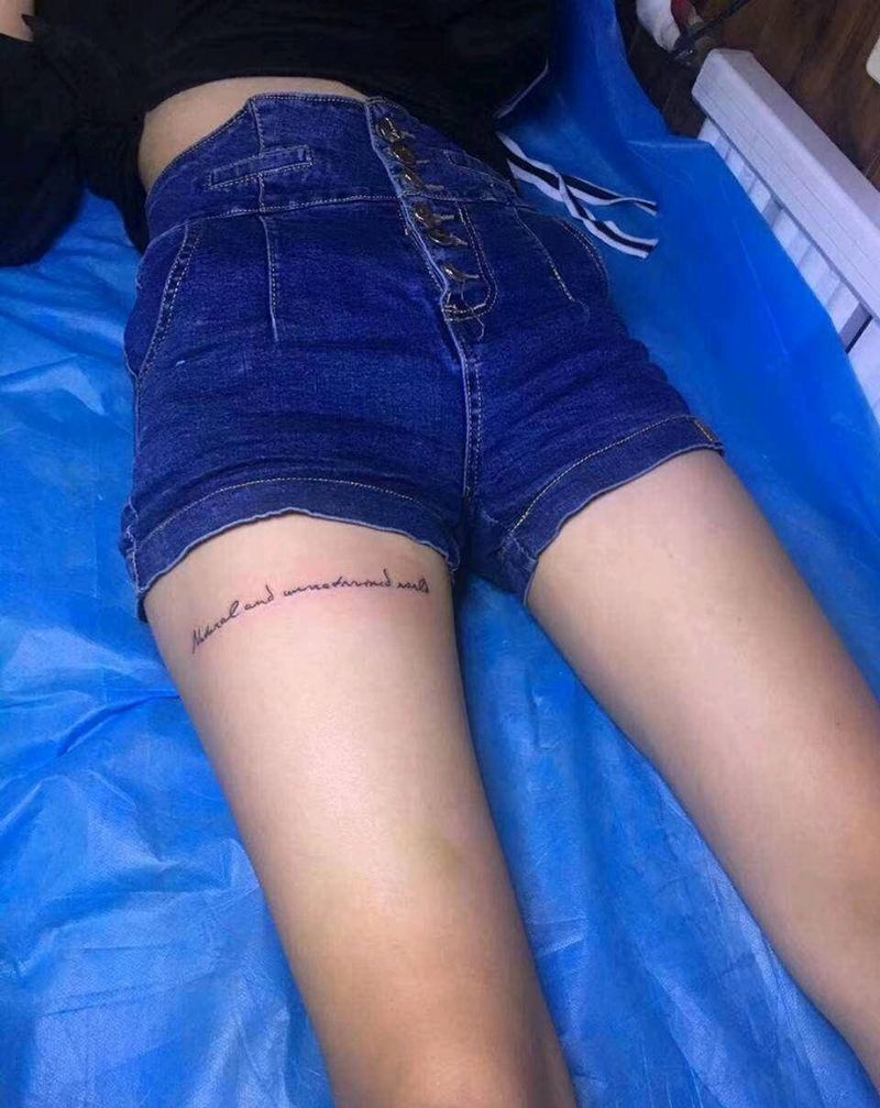 大腿字母纹身纹身图片_腿部纹身图案
