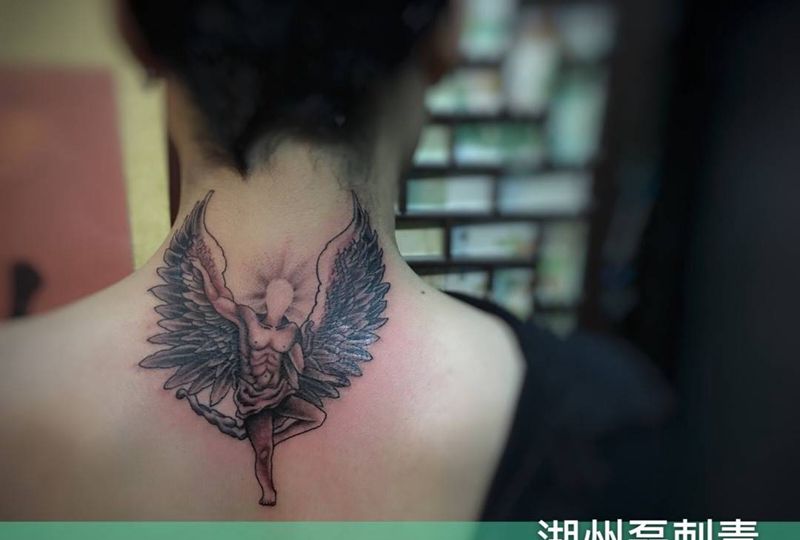 堕落天使纹身图片