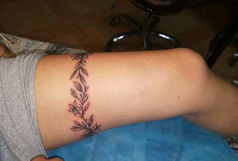 腿环纹身图片_腿部点刺纹身图案