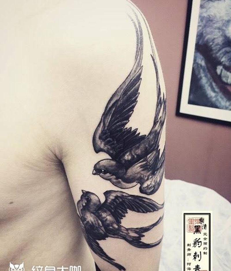 双燕纹身图片