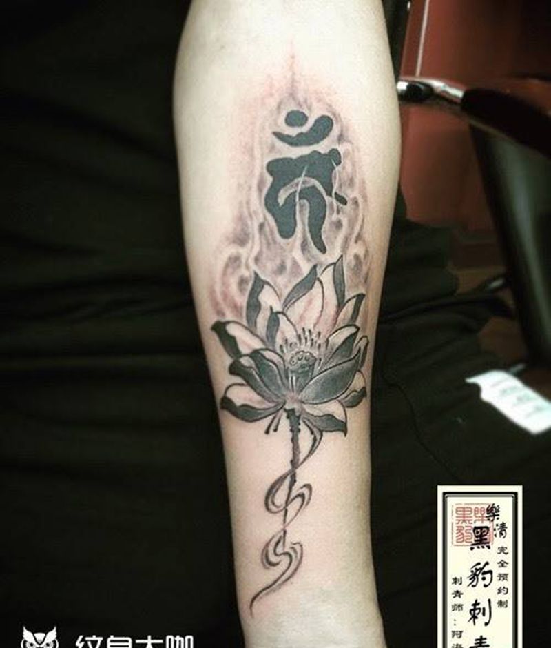 莲花纹身图片