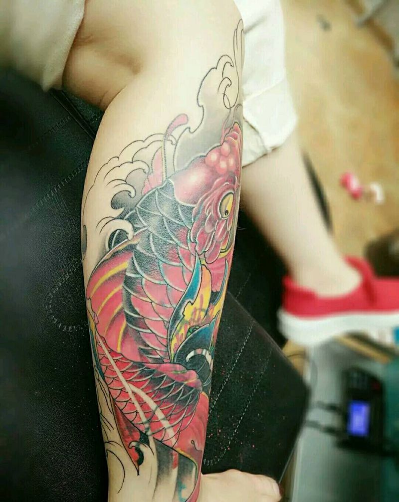 遮盖小腿鲤鱼纹身图片