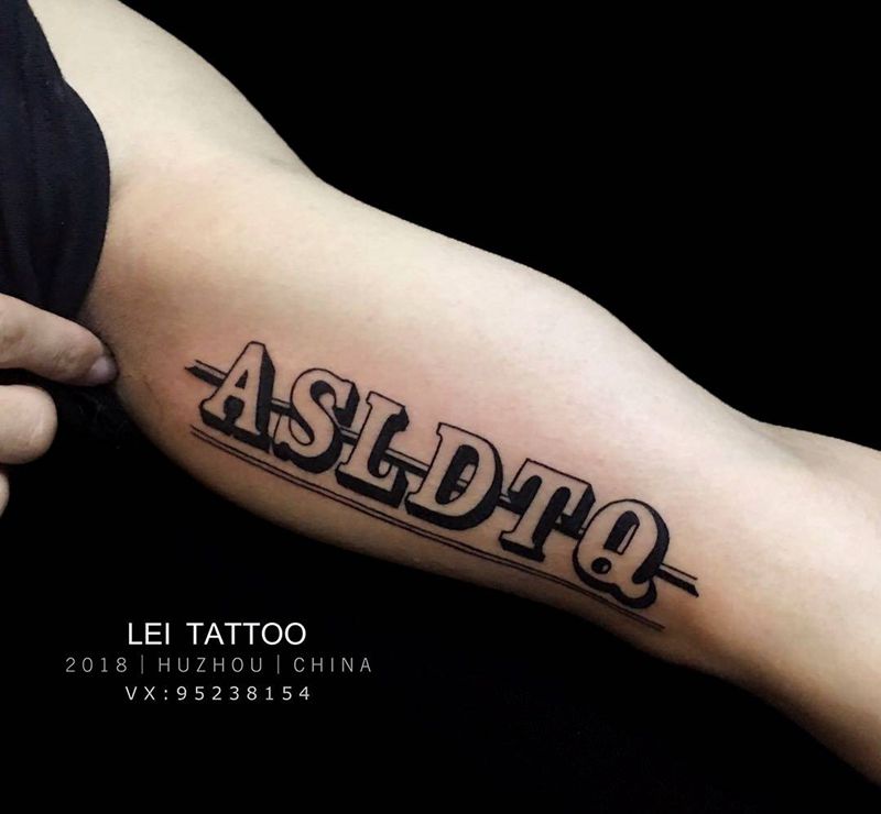 字母纹身图片