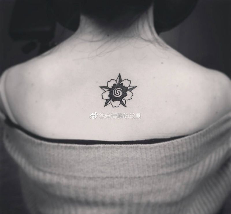 图腾花纹身图片