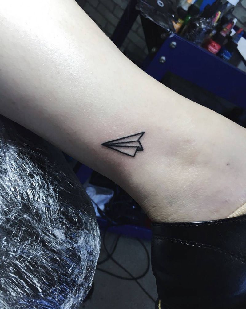 小清新纸飞机纹身图片