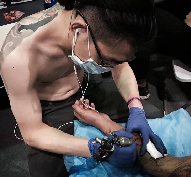 工作照纹身图片