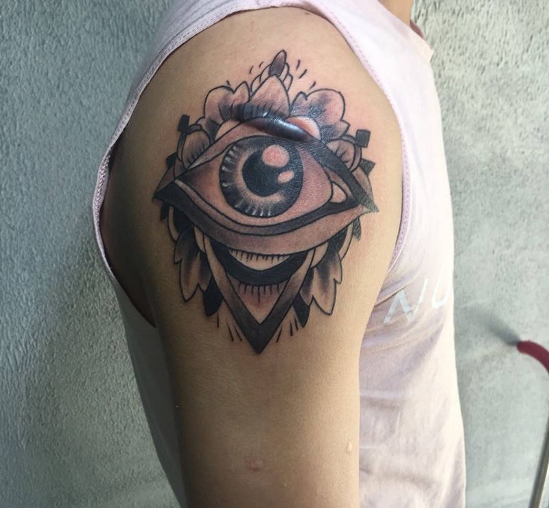 眼睛纹身图片