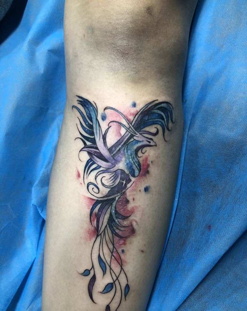 凤凰纹身图片_腿部水彩凤凰纹身图案