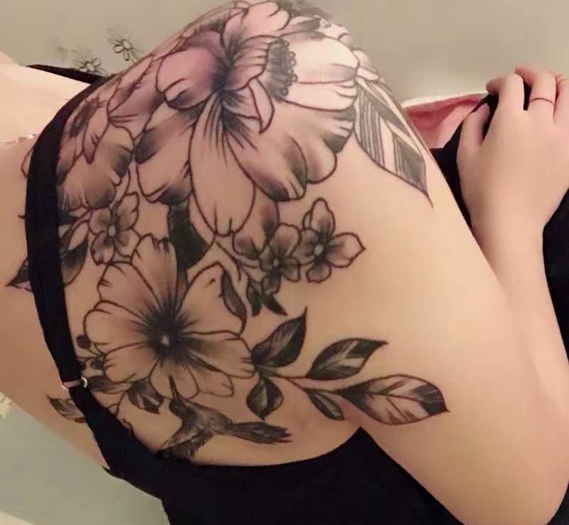 肩花纹身图片_颈部纹身图案