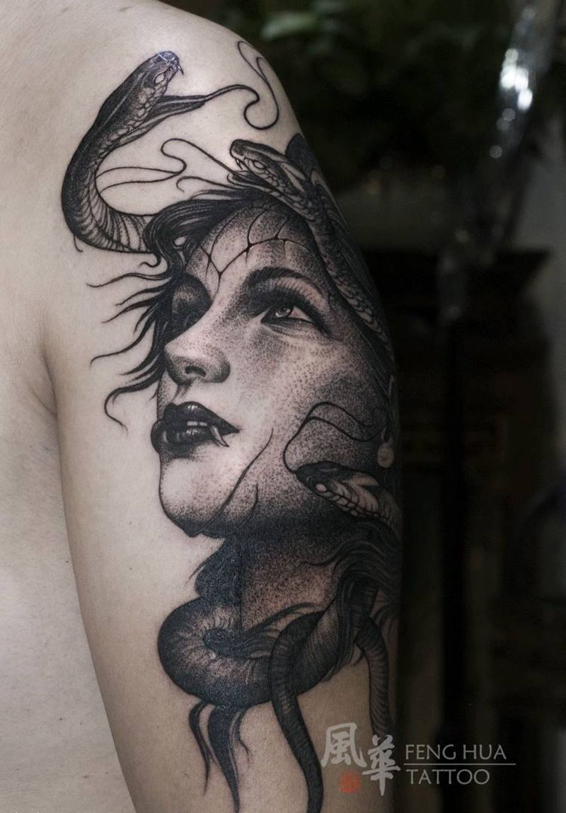 【美杜莎】纹身图片_手臂肩部点刺欧美写实蛇美杜莎纹身图案