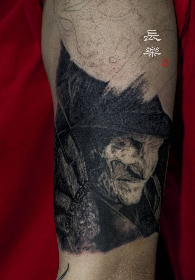 未完待续纹身图片_手臂手部欧美写实杰森暗黑恐怖纹身图案