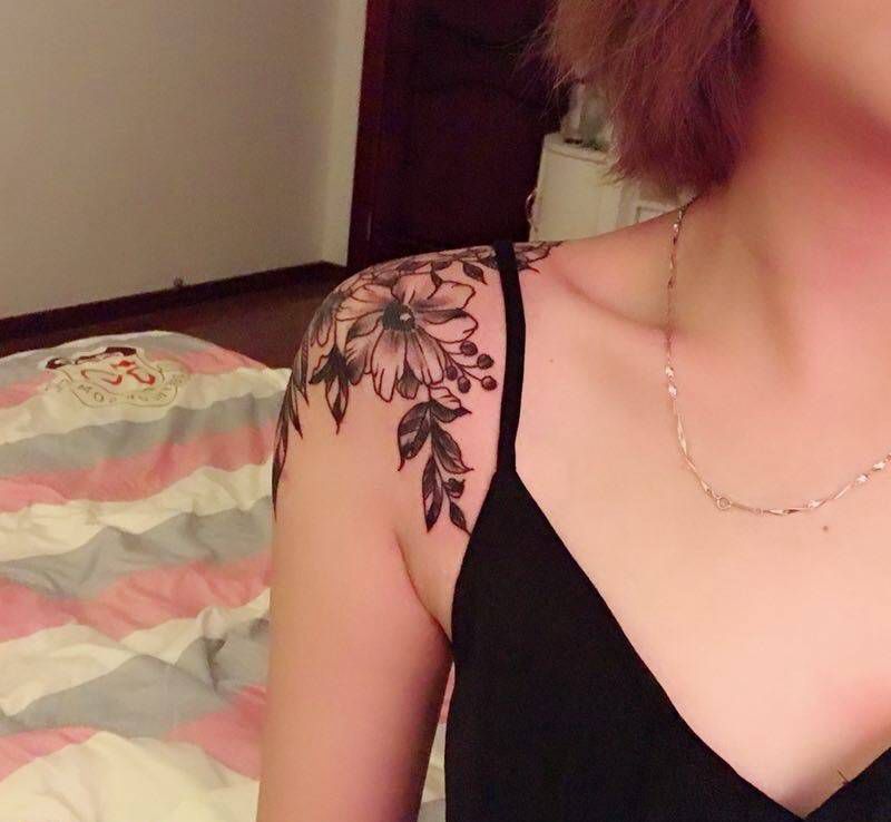 肩花纹身图片