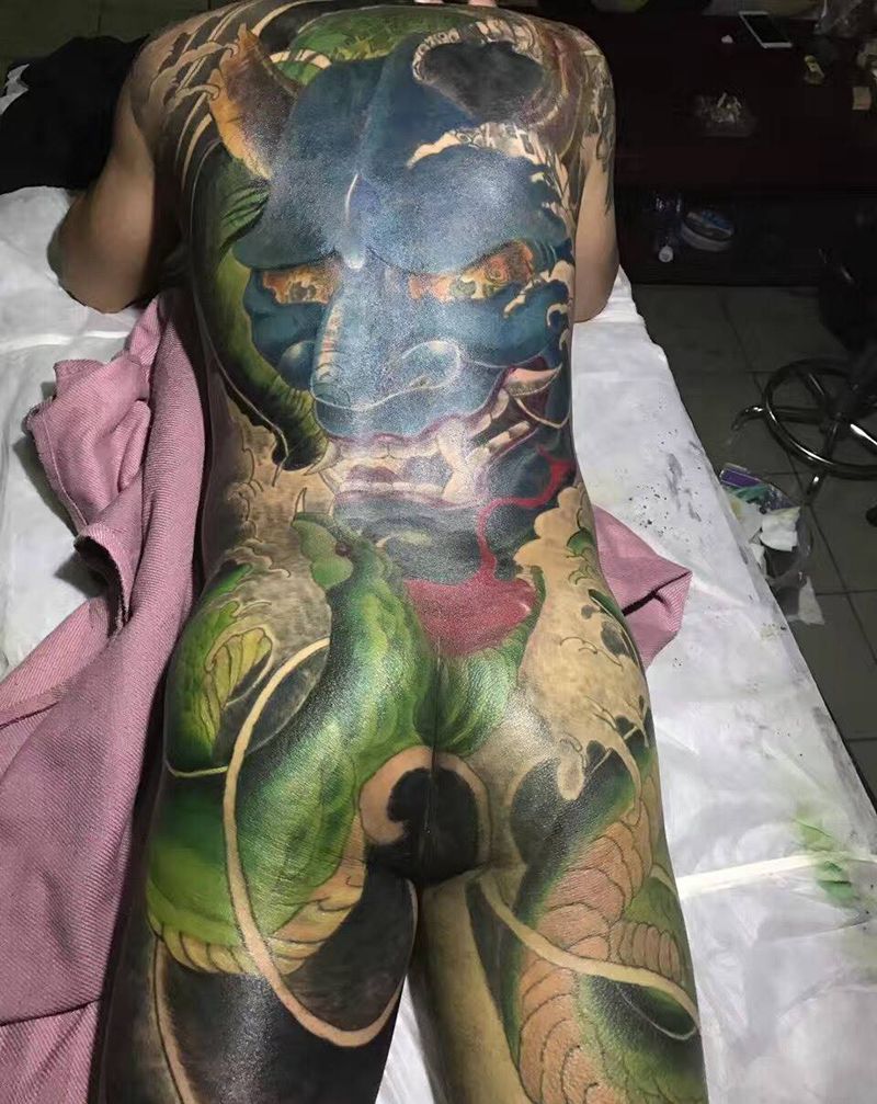 满背般若纹身图片