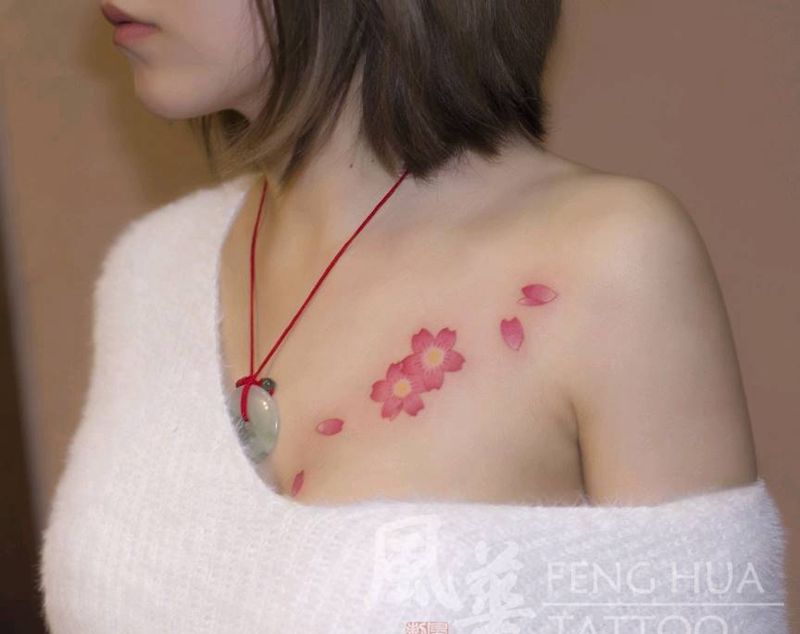 樱花纹身图片_肩部颈部新传统水彩樱花纹身图案