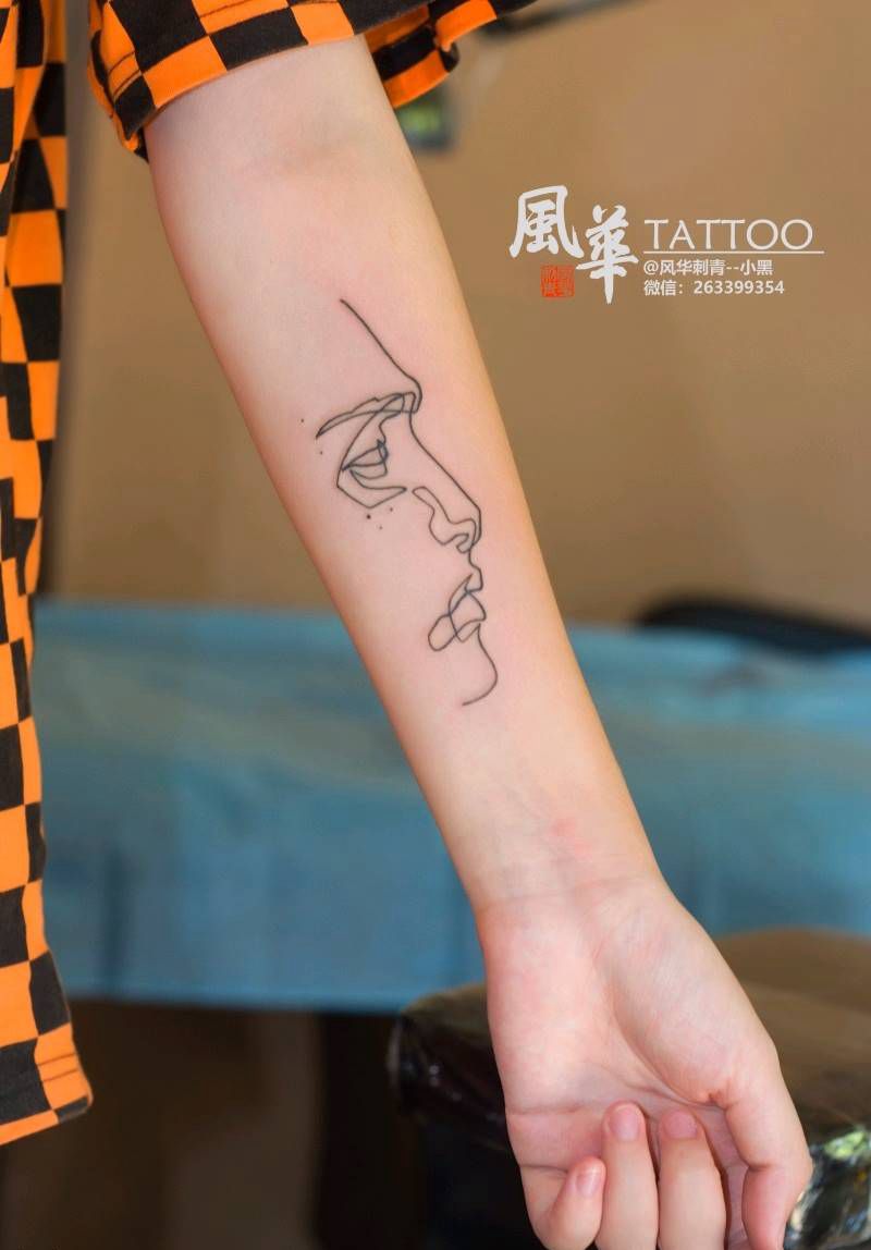 无题纹身图片_手部几何点刺纹身图案