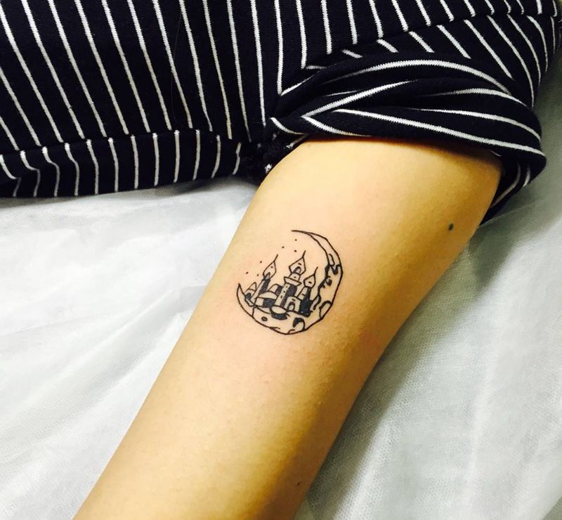 月亮上的城堡～纹身图片