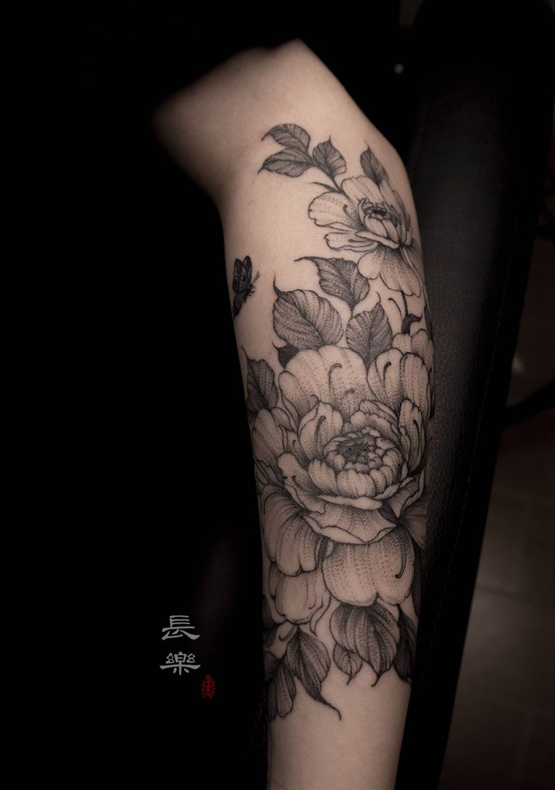 小花花纹身图片_手部手臂点刺素花花纹身图案