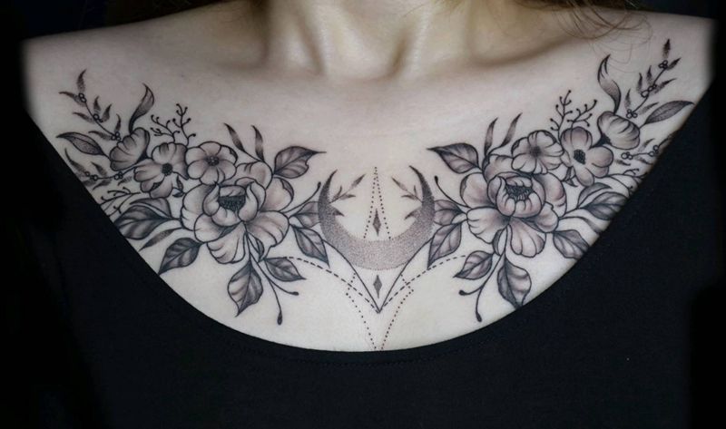 胸花   大大大花纹身图片_胸部点刺纹身图案