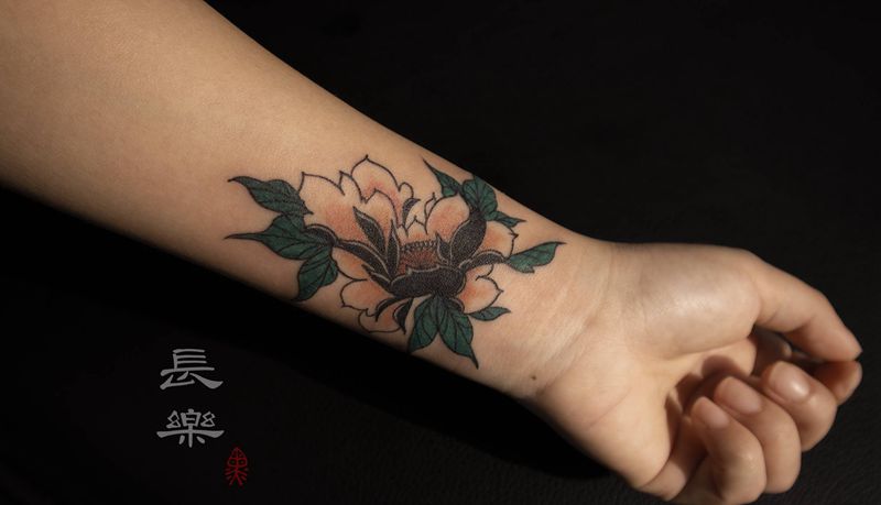 #拯救不开心系列纹身图片_手臂手部新传统水彩花纹身图案