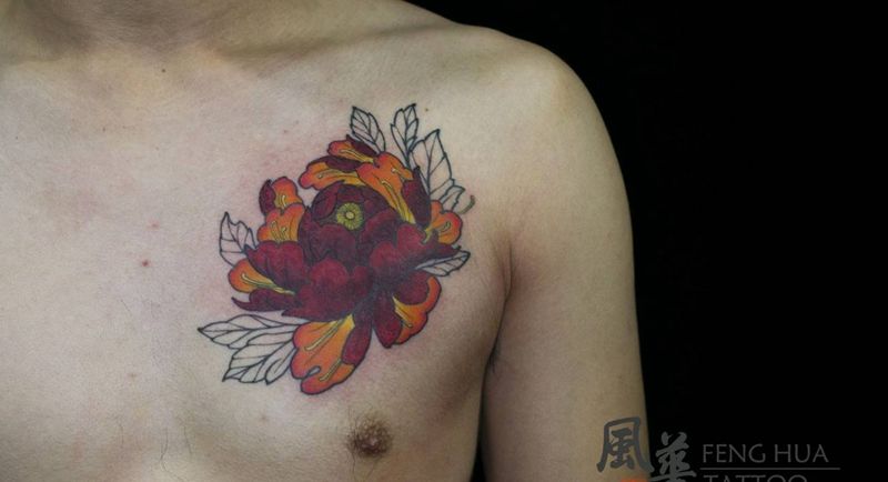 虐心上的人纹身图片_胸部新传统水彩花牡丹纹身图案