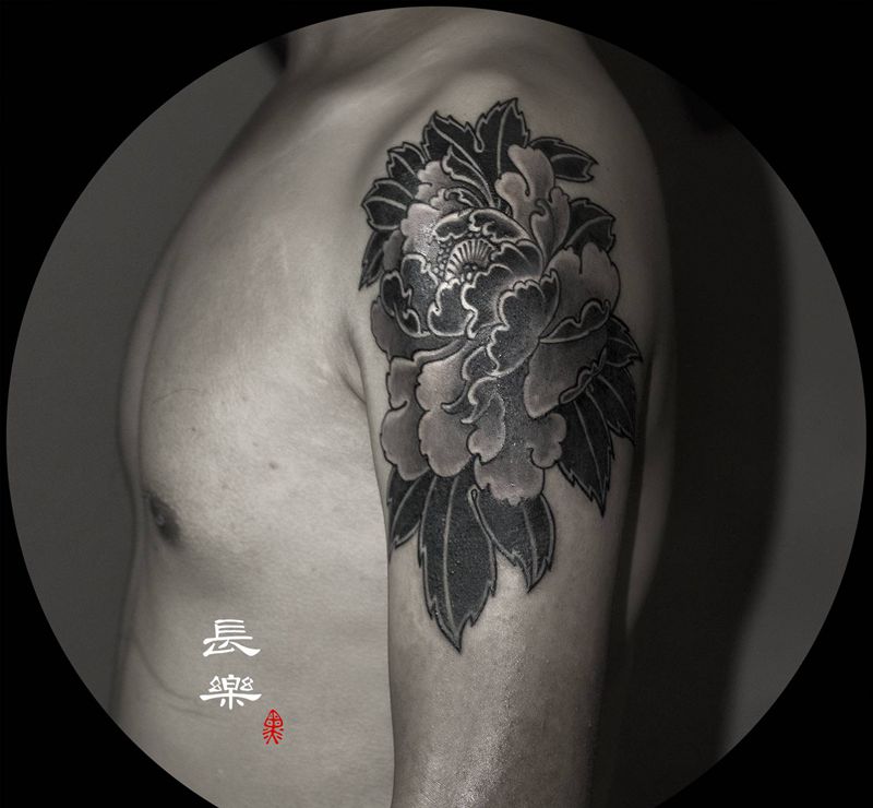 牡丹纹身图片_手部手臂新传统老传统牡丹花纹身图案